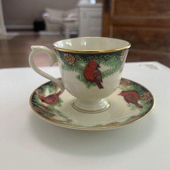 Vintage Lenox Birds of America collection 1993 Cardinal tea cup and saucer - Picture 1 of 5